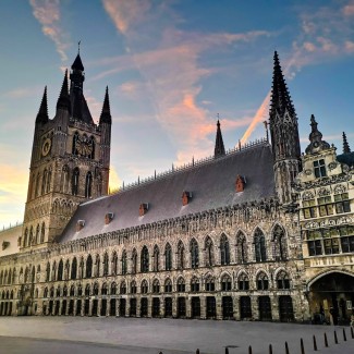 De Lakenhallen in Ieper